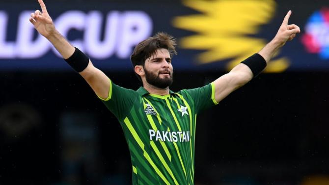 Shaheen Shah Afridi (Pakistan): Pakistan`s tall left-arm bowler Shaheen Shah Afridi is a threat to opposing teams because of his ability to generate bounce and swing.